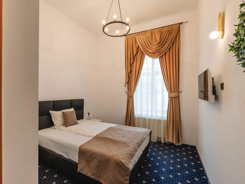 Hotel Carol