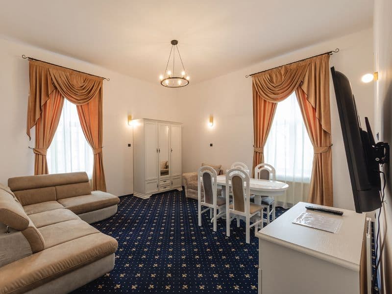 Hotel Carol