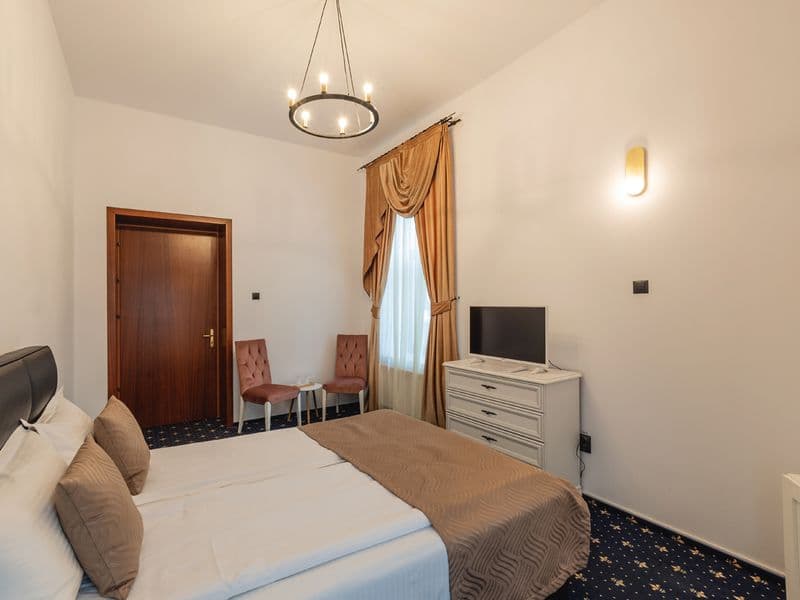 Hotel Carol