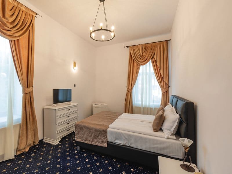 Hotel Carol