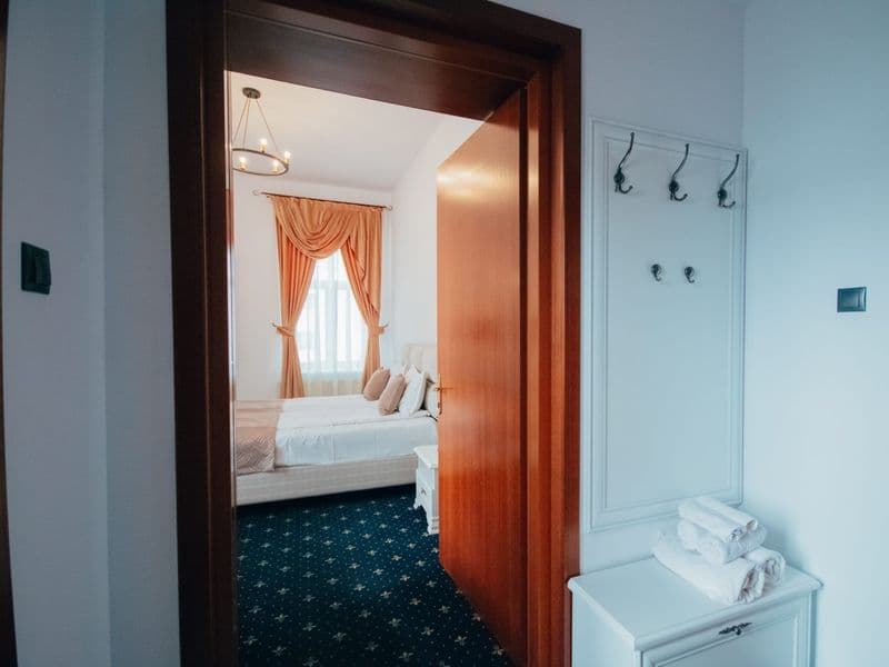 Hotel Carol