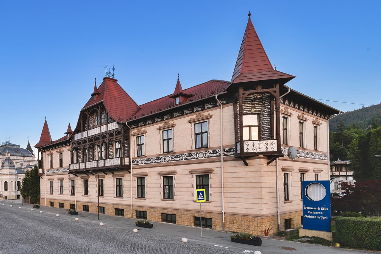 Hotel Carol